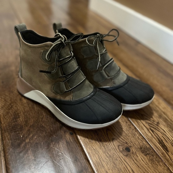 Sorel Women’s Out N About III Classic Waterproof Ankle Booties. Size 7. - Picture 9 of 16